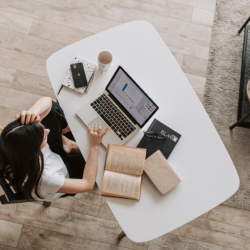 como contratar uma assistente virtual ou secretária remota