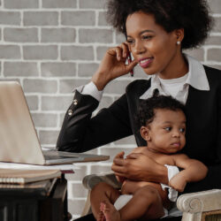 Empregos para mães com filhos pequenos: 6 Ideias Interessantes