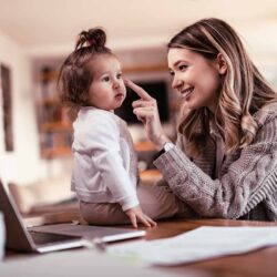 RECOLOCAÇÃO PROFISSIONAL PARA MÃES: 5 DICAS IMPRESCINDÍVEIS!