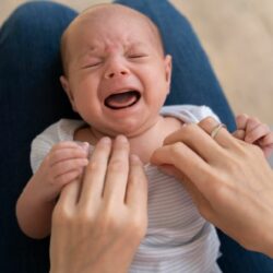 Com Quantos Meses o Bebê Para de Engasgar?