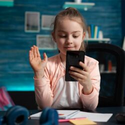 10 Dicas de Como Manter a Segurança dos Filhos na internet!
