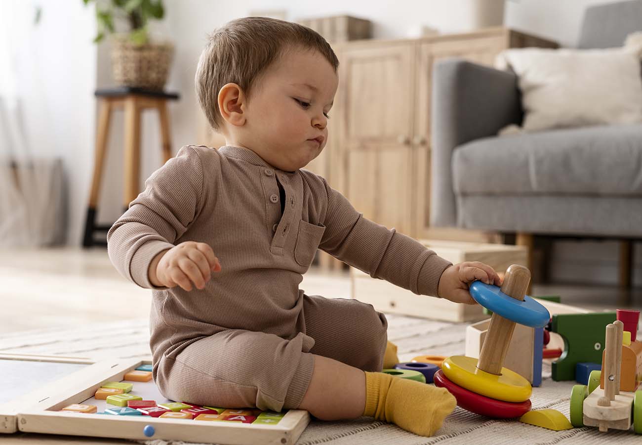 omo Estimular Seu Bebê de 1 Ano com Brincadeiras Educativas (+7 Dicas de Desenvolvimento Infantil)