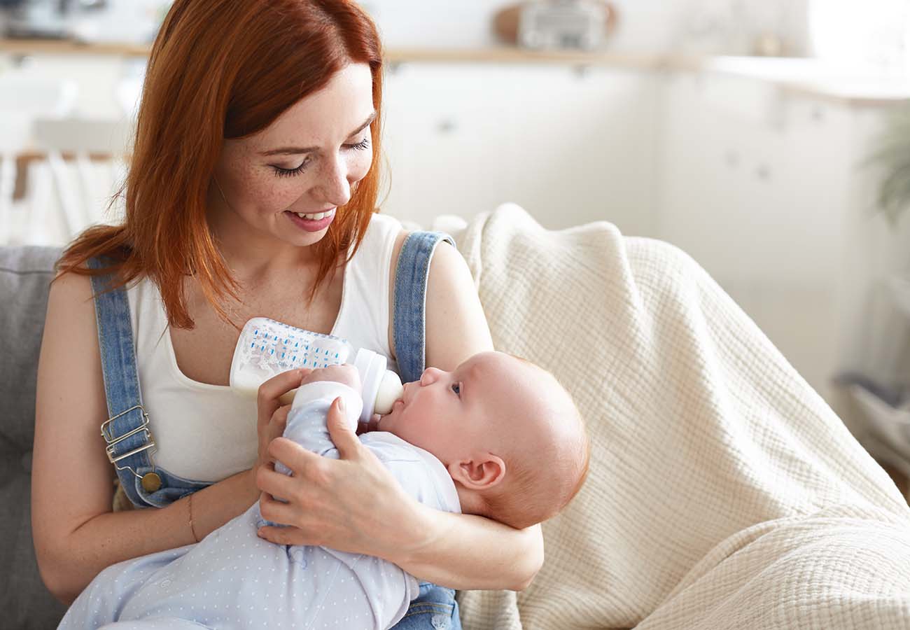 Como Fazer o Bebê Pegar a Mamadeira Facilmente!